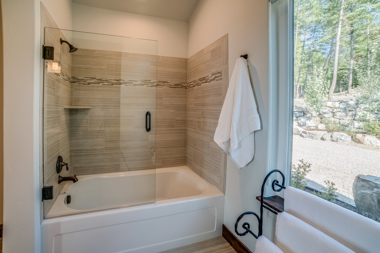 Shower & Tub Installation in Delaware City